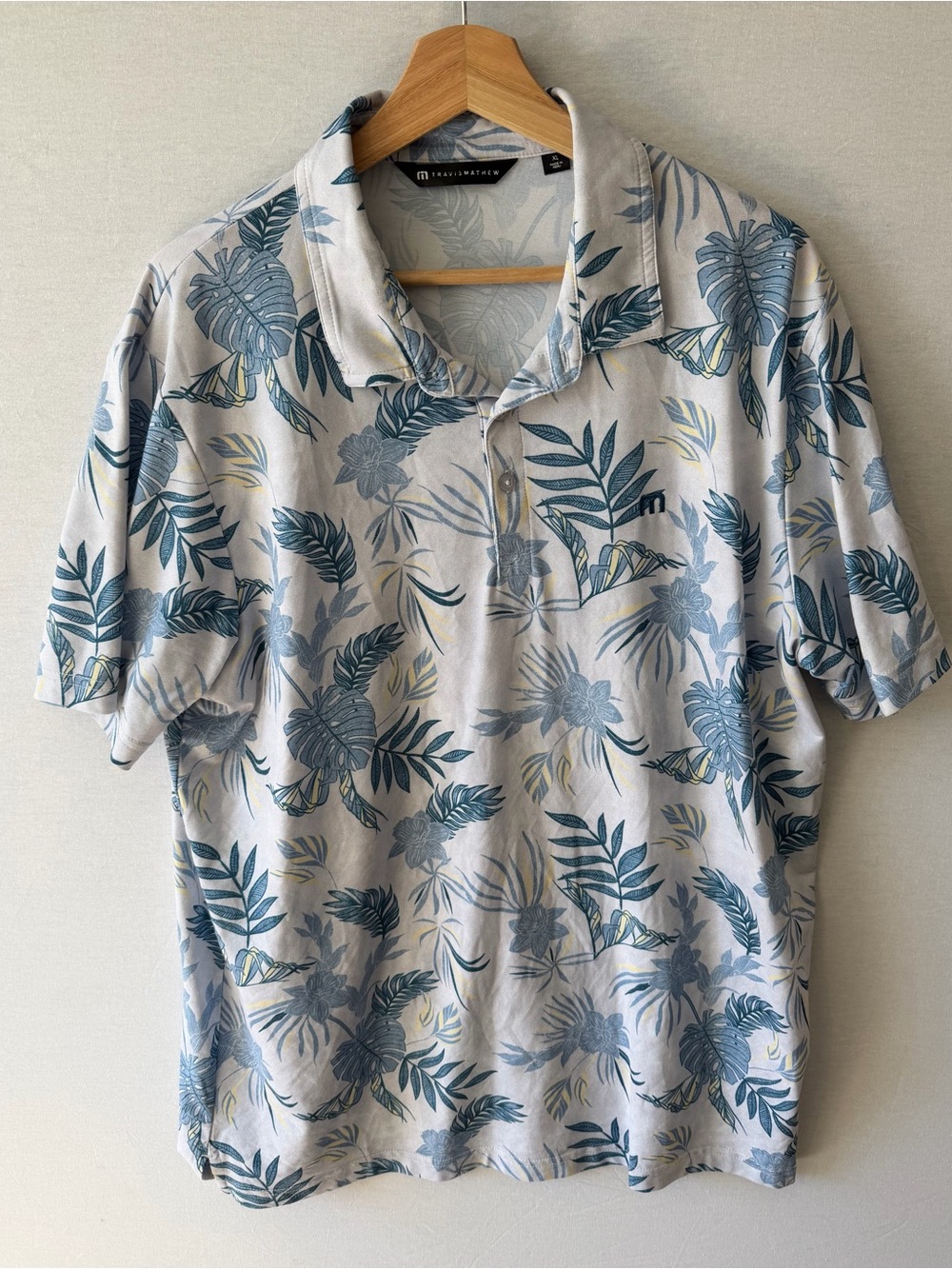 Travis Mathew Men's Palm Leaf Polo in Light Gray and Blue